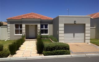 2 Bedroom House in Melkbosstrand