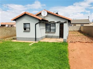 3 Bed House in Protea Glen
