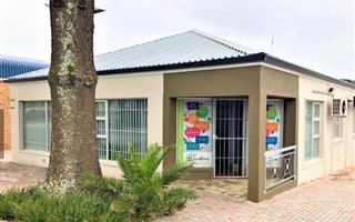 150 m² Office Space in Newton Park