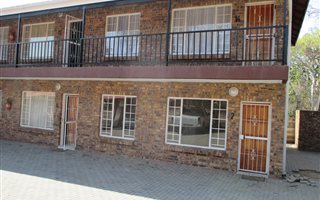 2 Bedroom Apartment in Sonheuwel