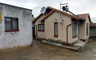 2 Bedroom House in Klipfontein View