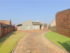 4 Bedroom House in Lenasia