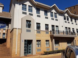 109 m² Commercial space in Hatfield