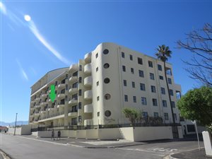 2 Bed Apartment in Strand Central