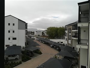 1 Bed Flat in Paardevlei