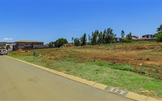 839 m² Land available in Aspen Hills