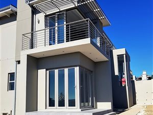4 Bedroom House in Bizweni