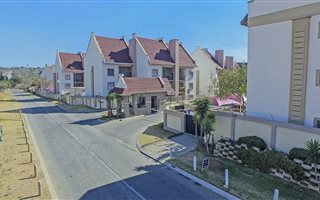 2 Bedroom Apartment in Sundowner