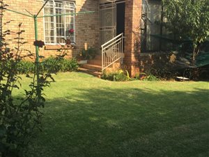 3 Bed Townhouse in Mooikloof Equestrian Estate
