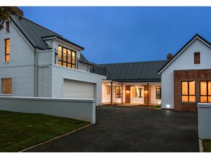 5 Bed House in Hilton