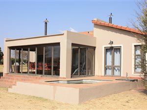 3 Bed House in Club Milos