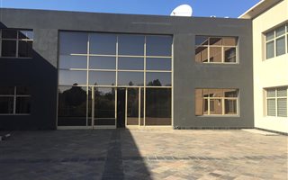 2672 m² Commercial space in Houghton Estate