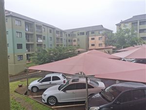 2 Bed Flat in Montclair