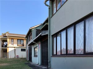 8 Bed House in Port Shepstone