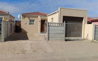 2 Bedroom House in Kalkfontein