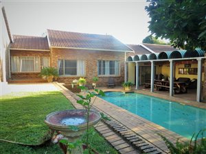 4 Bed House in Hennopspark