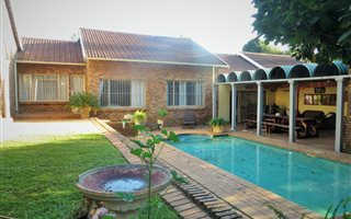 4 Bedroom House in Hennopspark