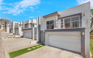 3 Bedroom Cluster in Bryanston