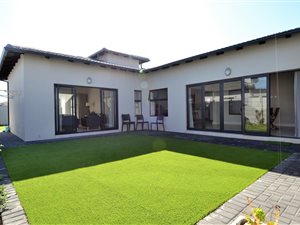4 Bed House in Parklands North