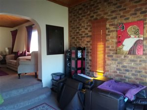 3 Bed House in Valhalla
