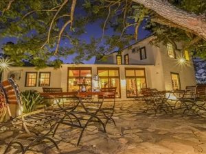 1203 m² Commercial space in White River AH