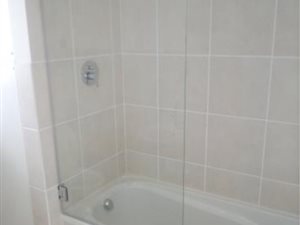 2 Bed Apartment in Grassy Park