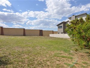 575 m² Land available in Helderfontein Estate