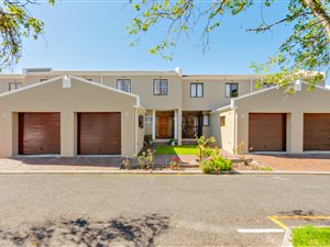 3 Bed Townhouse in Diep River