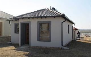 2 Bedroom House in Riverside View Ext 6