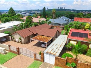 4 Bed House in Edenglen
