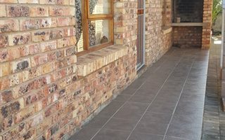 2 Bedroom Townhouse in Scheepers Heights