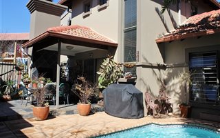 3 Bedroom Cluster in Strubens Valley