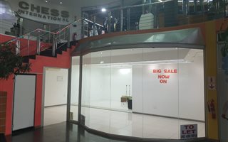 70 m² Retail Space in Vincent