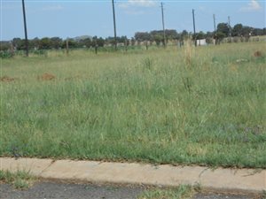 1002 m² Land available in Riversdale