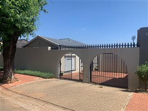 4 Bed House in Westdene