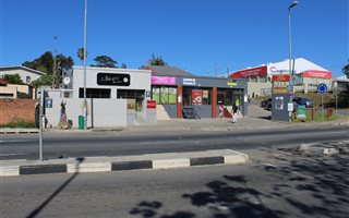 690 m² Commercial space in Amalinda
