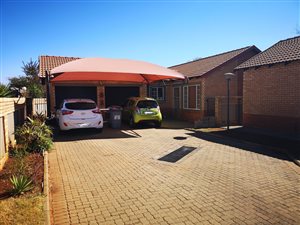 3 Bed Simplex in Wierda Crest Estate