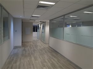 1500 m² Commercial space in Beverley Hills