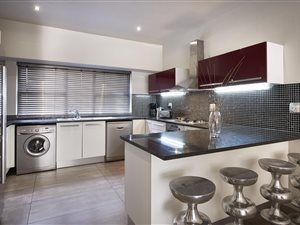 4 Bed Apartment in Sandown
