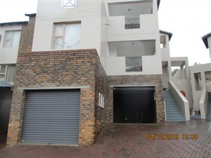 3 Bed Townhouse in Winchester Hills