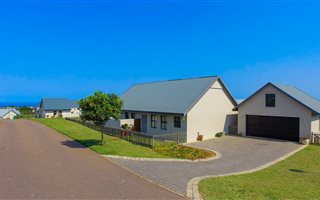 4 Bedroom House in Sheffield Beach