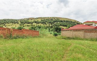 970 m² Land available in Suiderberg