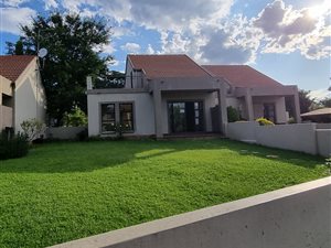 3 Bed Townhouse in Paulshof