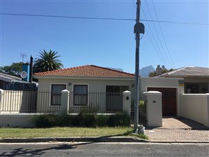 3 Bedroom House in Rondebosch East