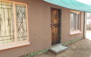 2 Bedroom House in Lethlabile