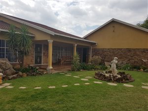 4 Bed House in Roosheuwel