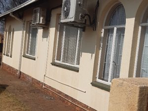 4 Bed House in Henley on Klip