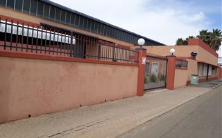 2400 m² Industrial space in Ooseinde