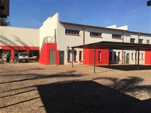 1961 m² Commercial space in Danville