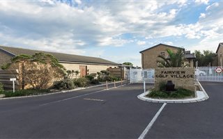 3 Bedroom House in Fairview Golf Estate